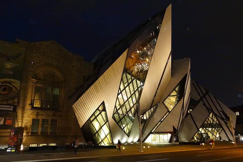 Royal Ontario Museum - Toronto und Niagarafälle