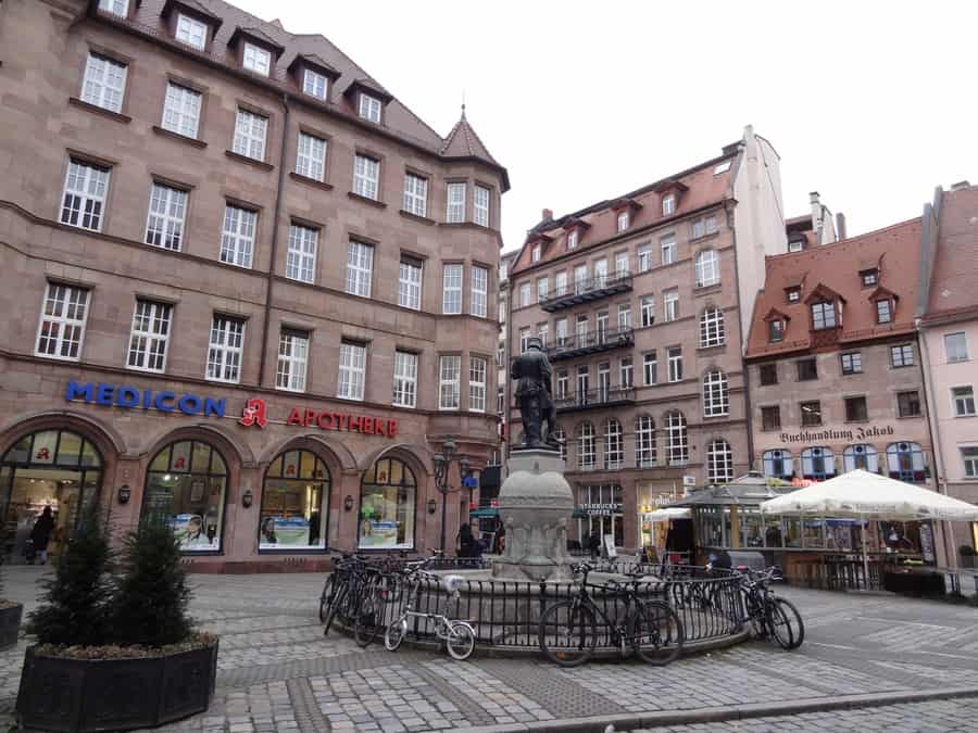 Nürnberg - Hefnersplatz