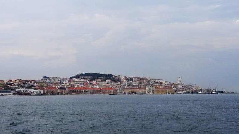Blick von der Fähre, Lissabon in zwei Tagen