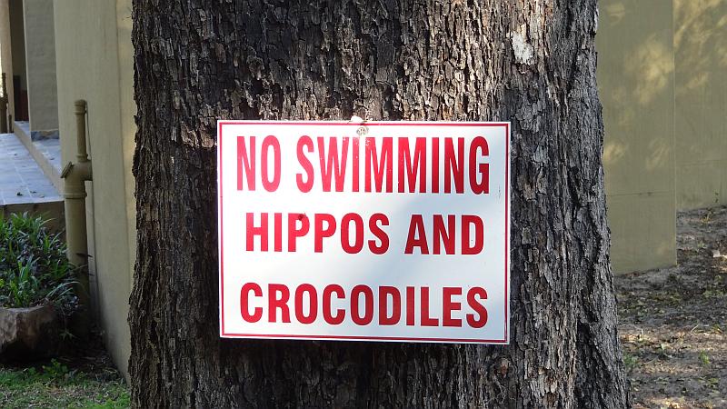 Warnschild im Bwabwata-Nationalpark