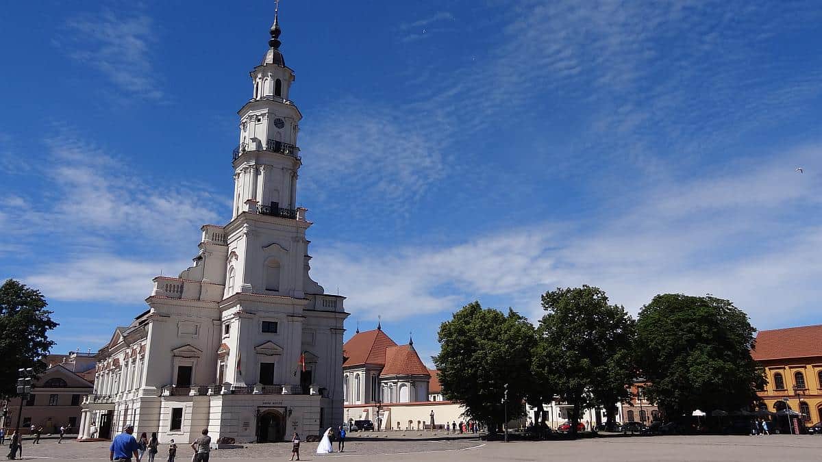 Rathausplatz Kaunas - Roadtrip durchs Baltikum