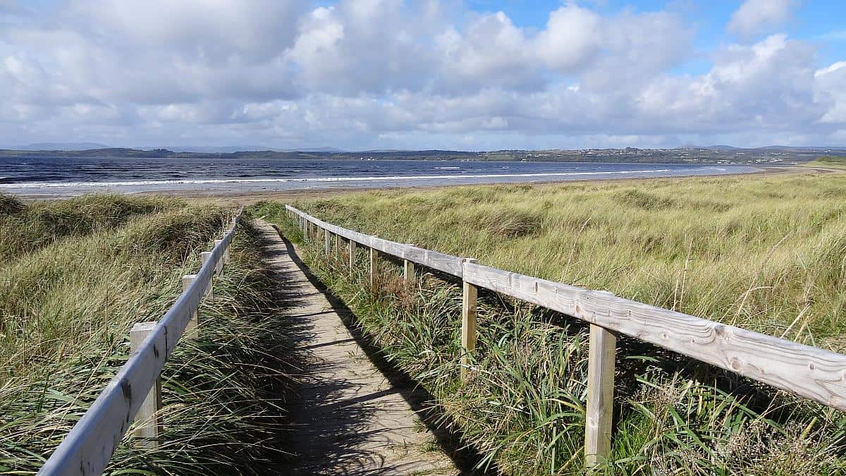 Steg zum Murvagh Beach in Donegal