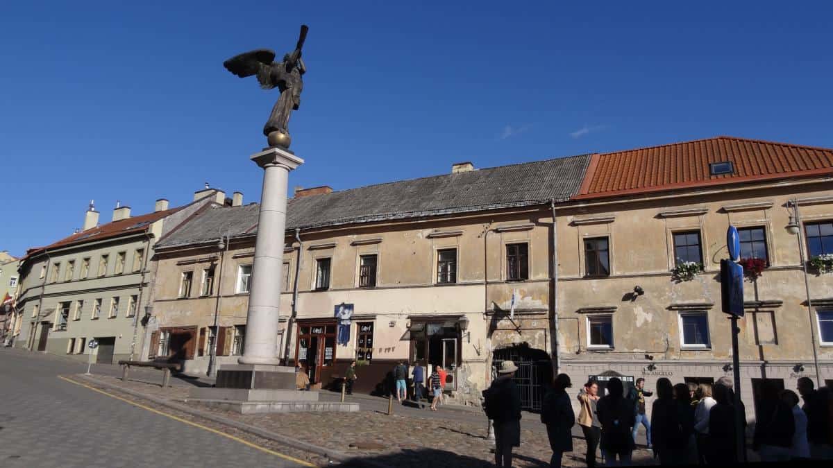 Posaunenengel in Užupis - Vilnius an einem Tag