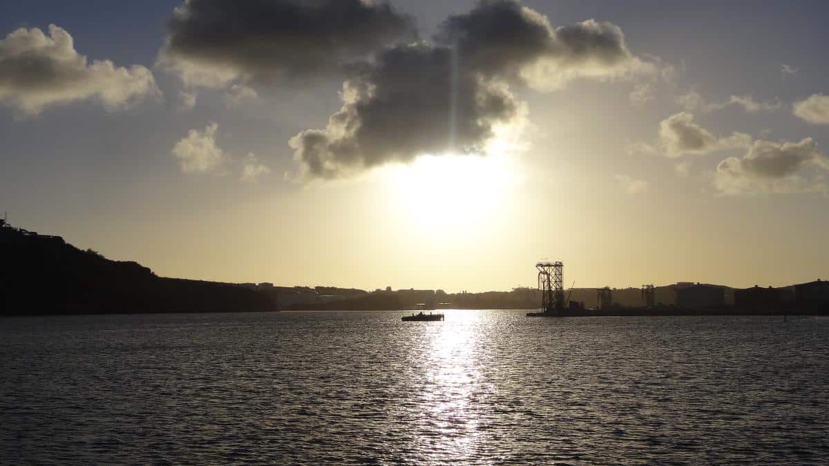 Ölraffinerie im Hafen von Curaçao
