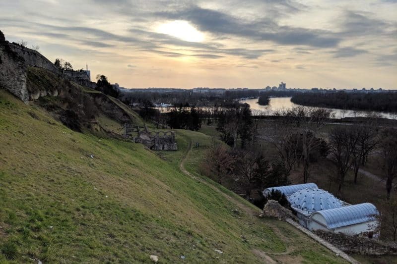 Blick auf den Zusammenfluss von Save und Donau