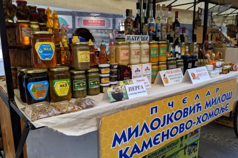 Marktstand mit Honig