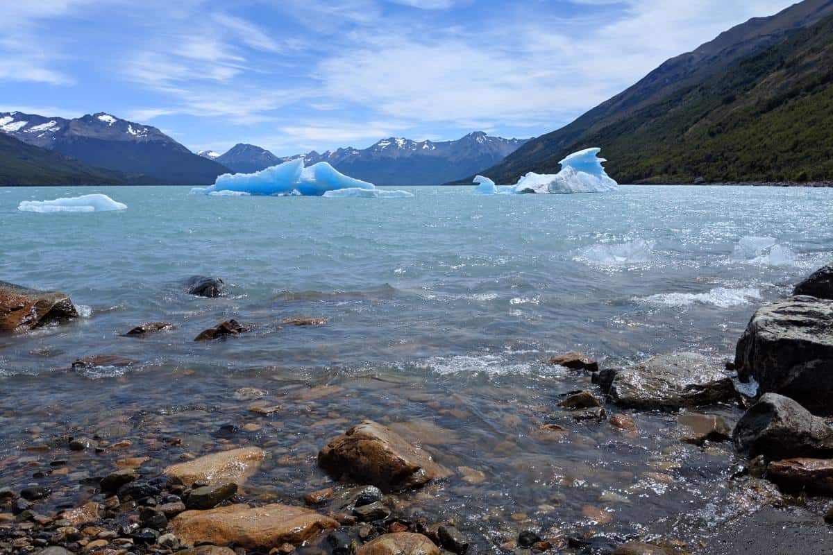 Gestrandete Eisberge im Lago Argentino