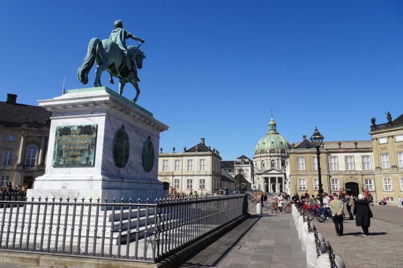 Sehenswürdigkeit in Kopenhagen: Amalienborger Schlossplatz