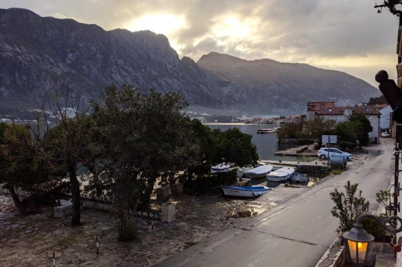 Morgendliche Aussicht auf die Bucht von Kotor