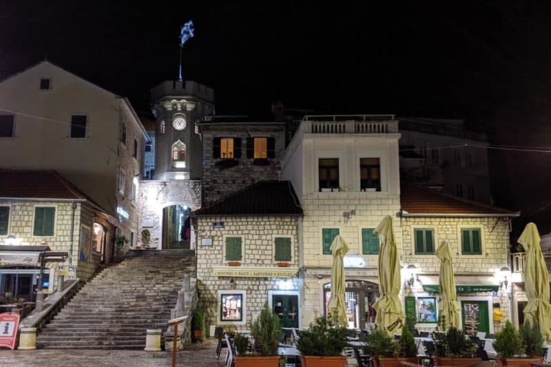 Altstadt von Herceg Novi mit Uhrturm