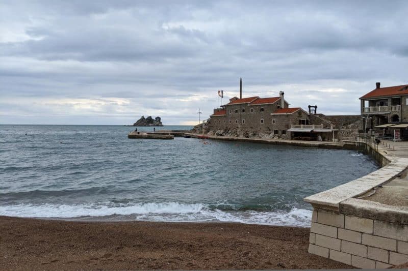 Uferpromenade in Petrovac na Moru