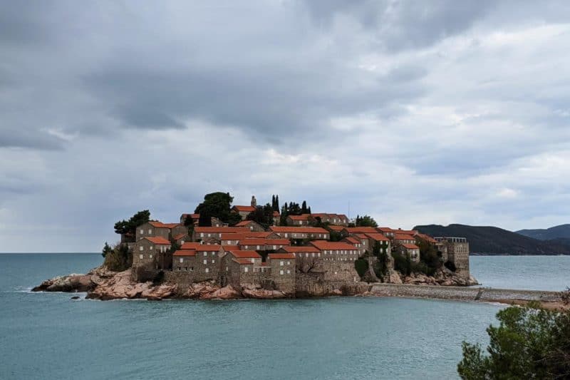 Blick auf Sveti Stefan