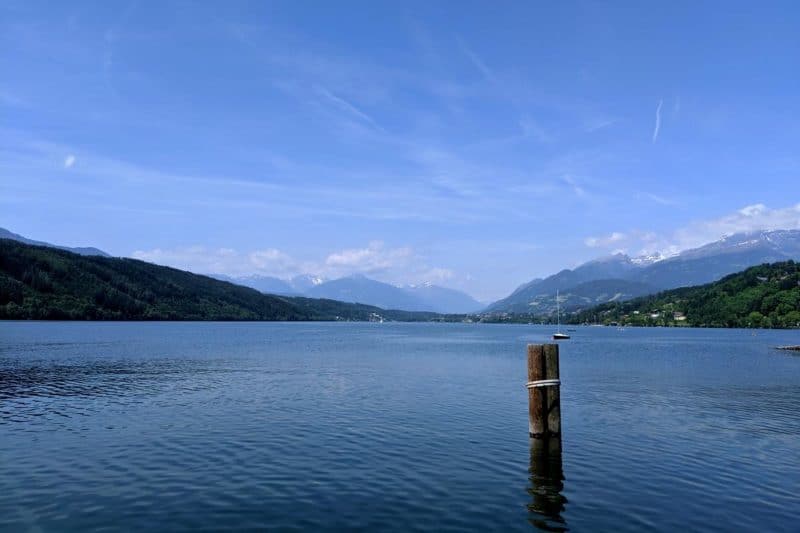 Blick über den Millstätter See mit Alpenpanorama