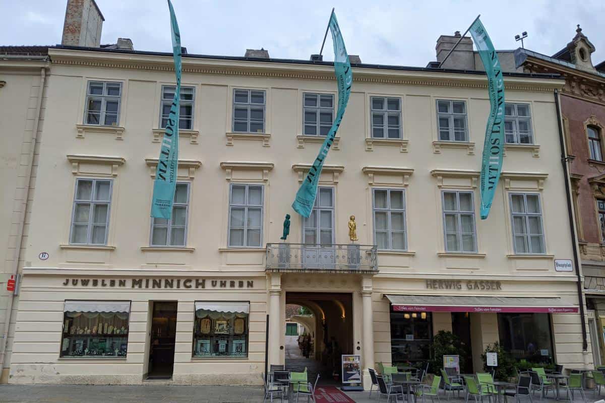 Zweistöckiges Kaiserhaus in Baden