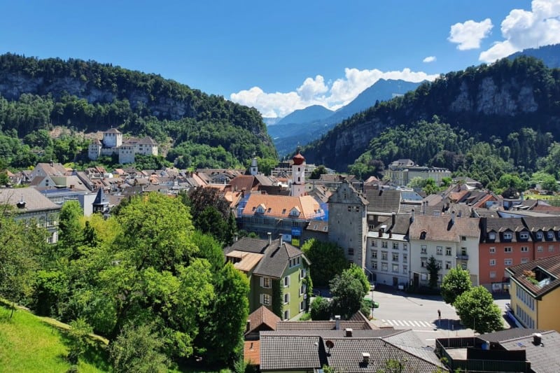 Blick von der Himmelsstiege auf Altstadt und Schattenburg in Feldkirch