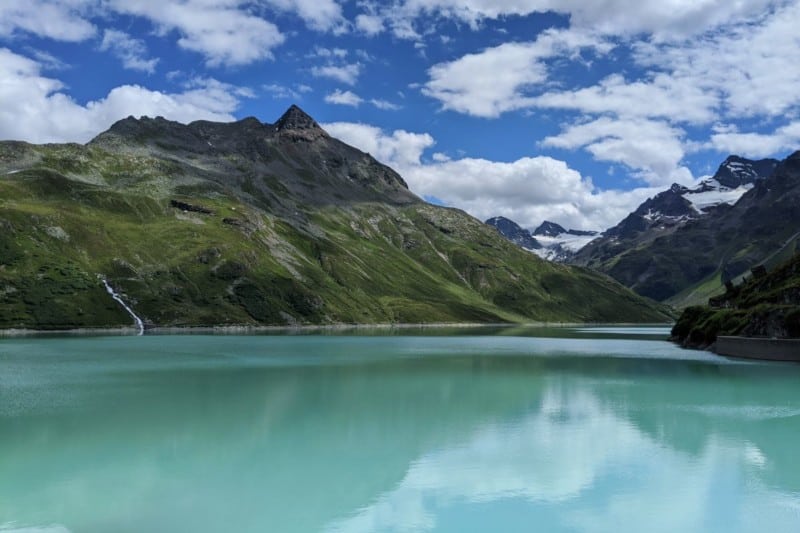 Blick auf den Silvretta-Stausee bei der Bielerhöhe auf der Silvretta-Hochalpenstraße im Montafon