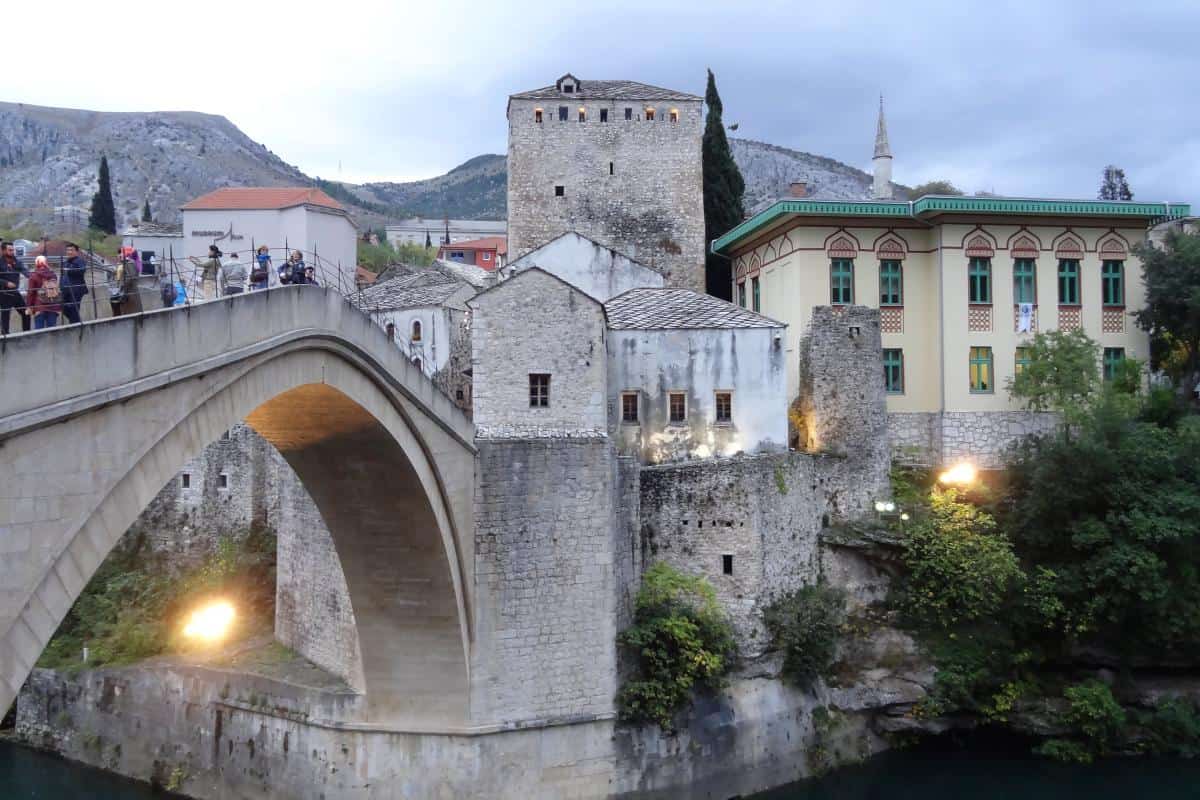 Unsere Route und Tipps für einen 3-tägigen Roadtrip durch Bosnien und Herzegowina mit Mostar und Sarajevo. 🚗