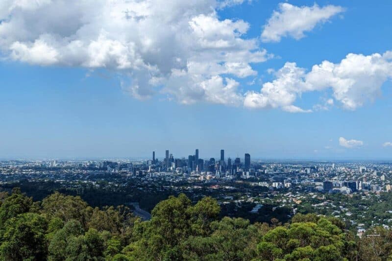 Blick auf die Skyline von Brisbane vom Mount Coot-Tha Summit Lookout