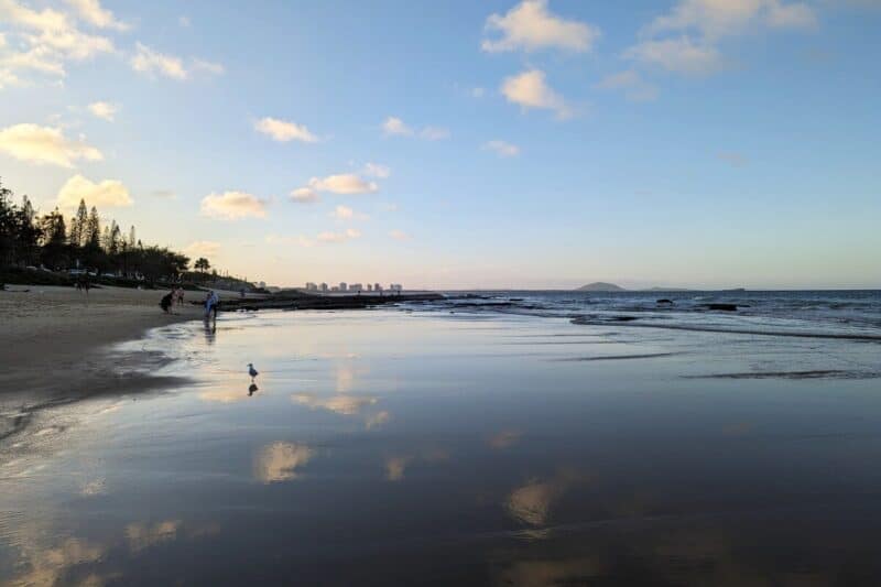 Strand in Mooloolaba beim Sonnenuntergang