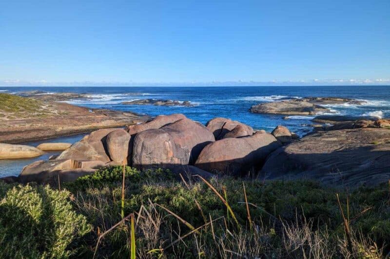 Felsen im William Bay National Park, die sich wie eine Herde Elefanten aneinanderschmiegen