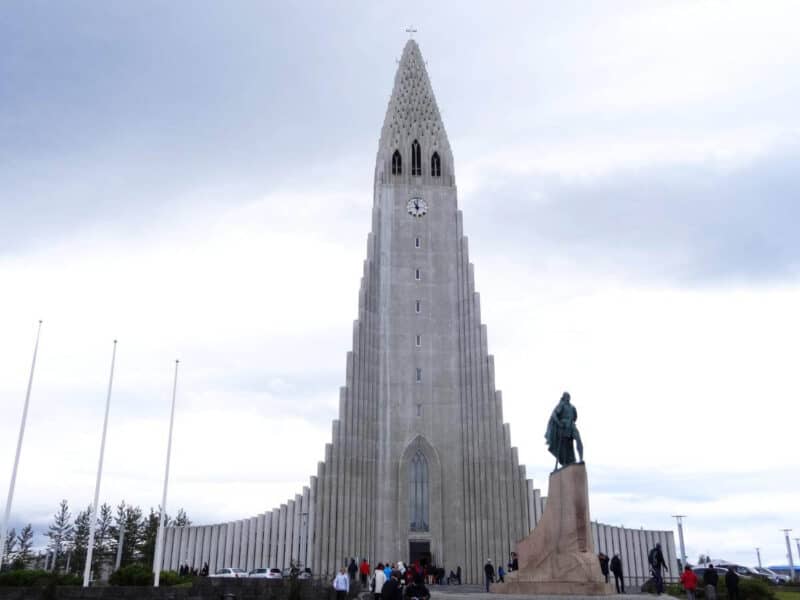 Kirchturm der Hallgrimskirche in Reykjavik
