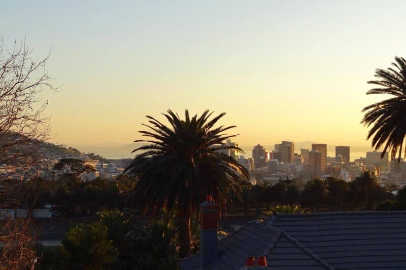 Die Skyline von Kapstadt in der Abendsonne