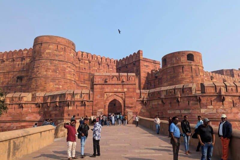 Die rote Außenfassade des Roten Forts