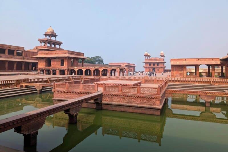 Weitläufiger Palastbezirk in Fatehpur Sikri (UNESCO Weltkulturerbe) bei Agra.